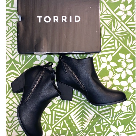 TORRID SIDE ZIP HEEL BOOTIES 11.5 WW - Picture 7 of 9